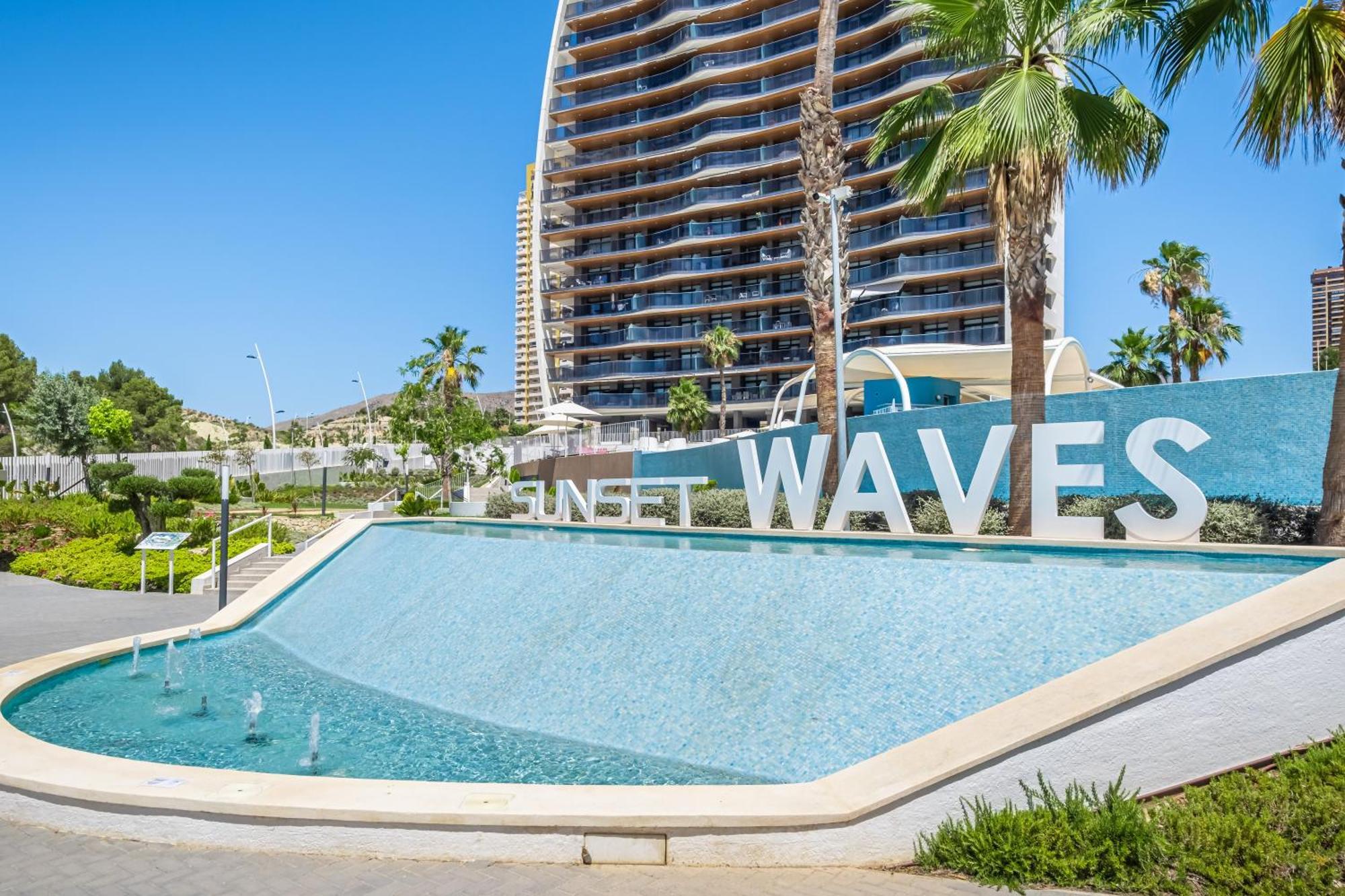 Sunset Waves 18-35 Poniente Beach Resort Benidorm Exterior photo
