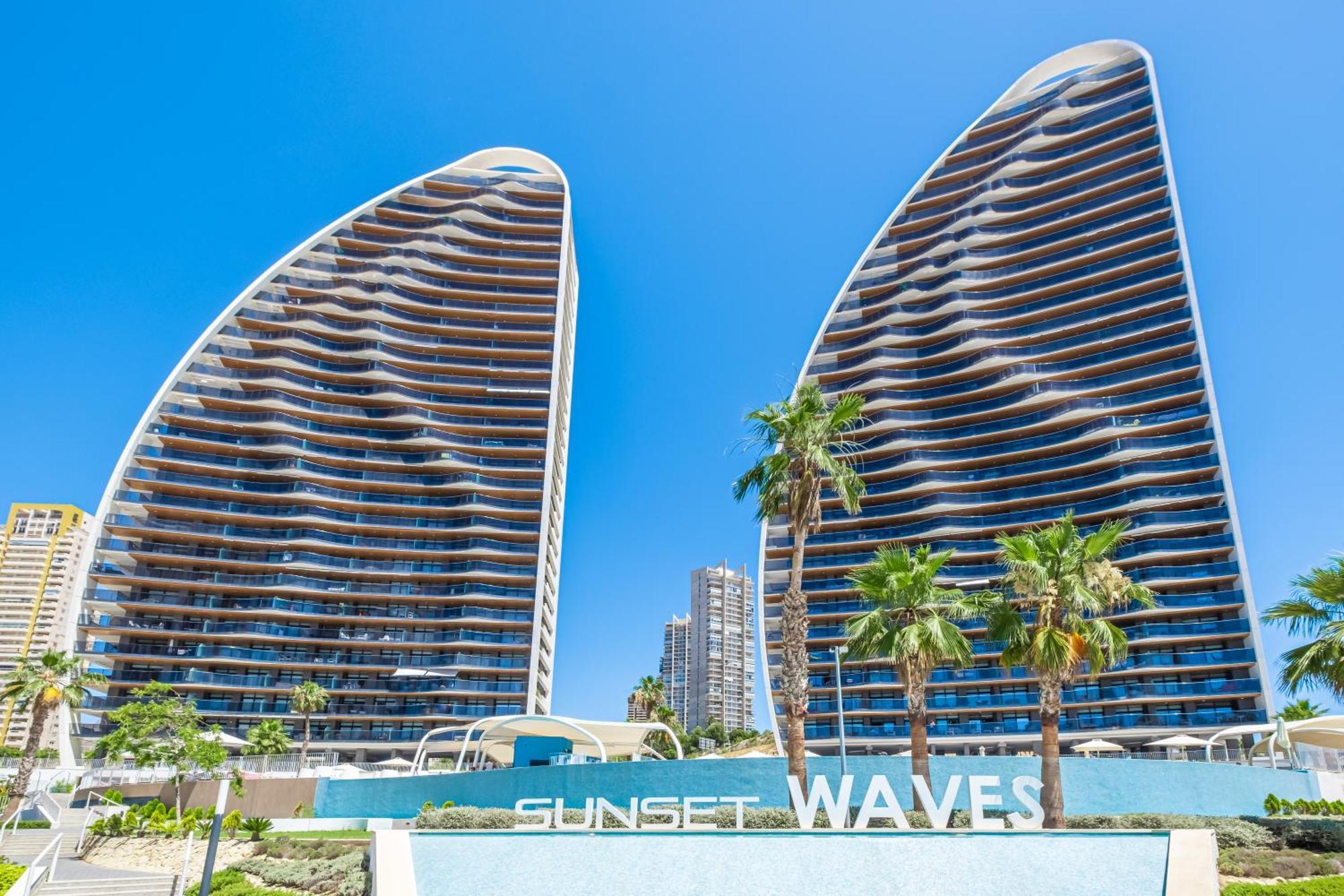 Sunset Waves 18-35 Poniente Beach Resort Benidorm Exterior photo