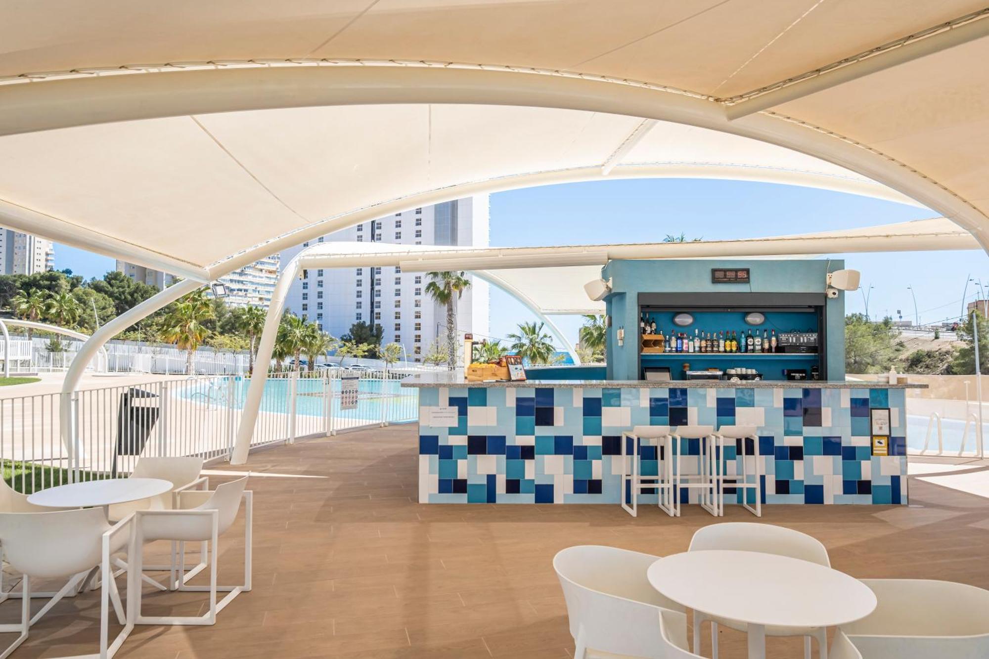 Sunset Waves 18-35 Poniente Beach Resort Benidorm Exterior photo