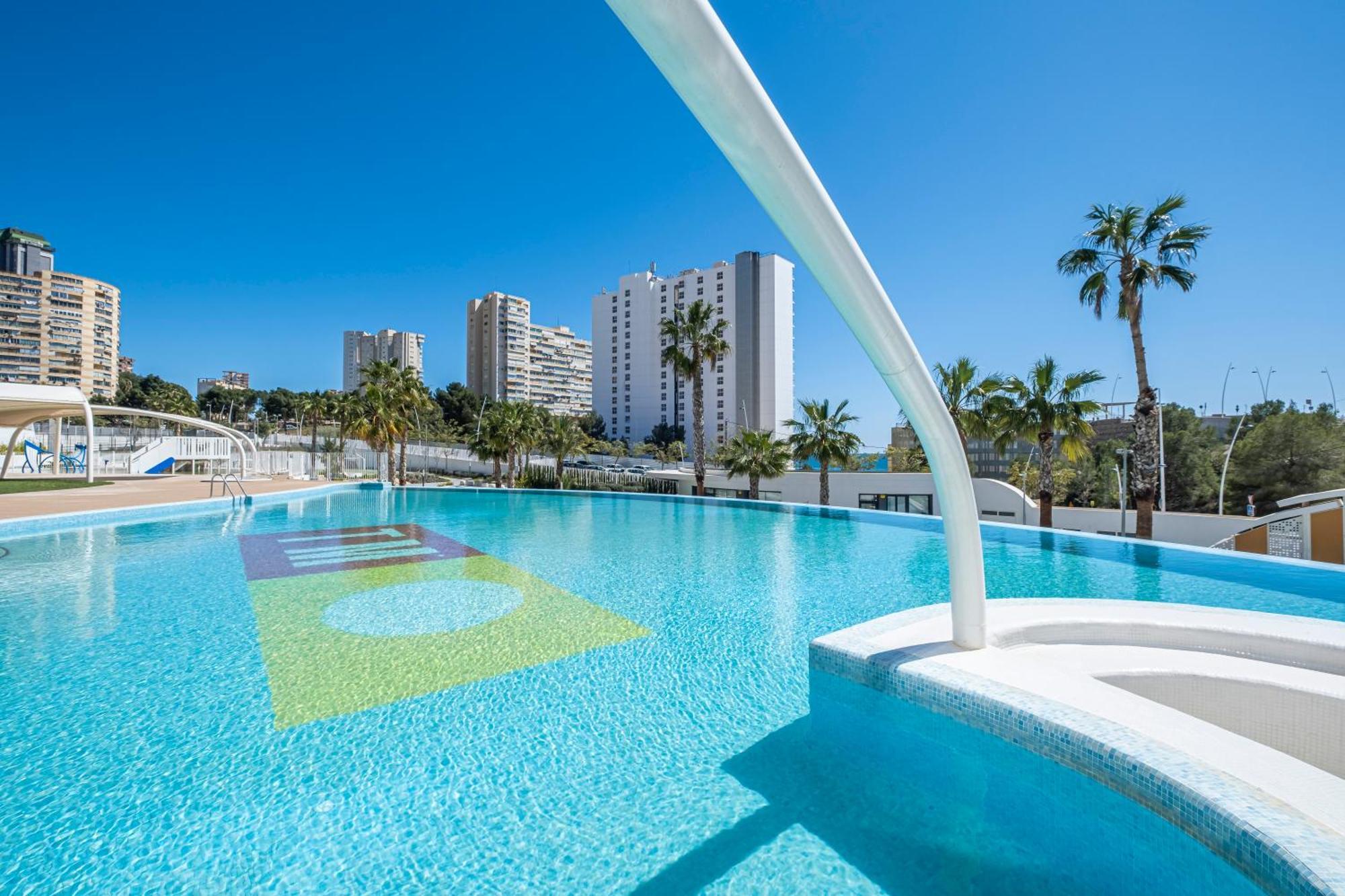 Sunset Waves 18-35 Poniente Beach Resort Benidorm Exterior photo