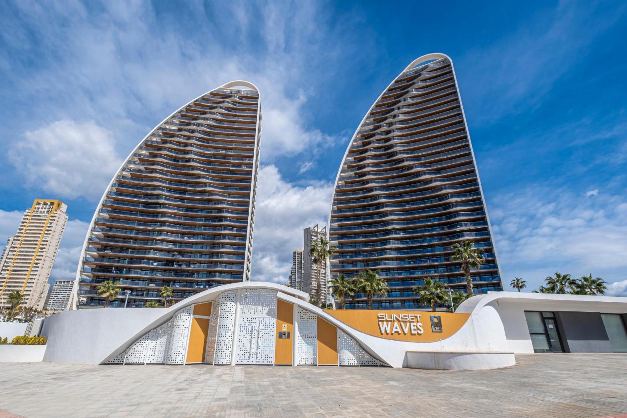 Sunset Waves 18-35 Poniente Beach Resort Benidorm Exterior photo